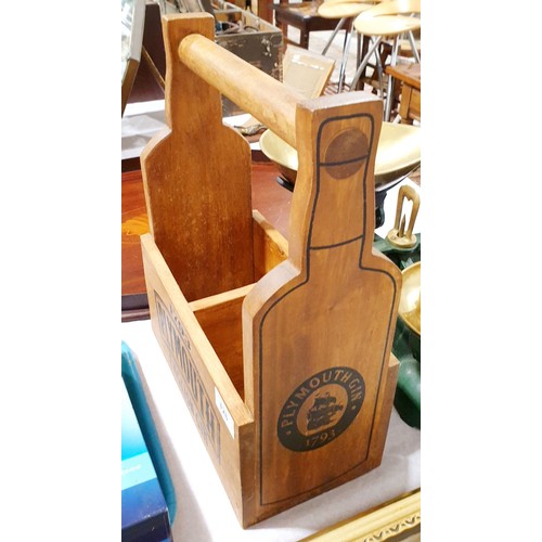 128 - A wooden Plymouth Gin bottle carrier 14.25