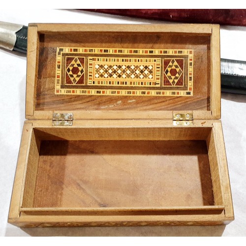 181 - A mosaic wood box inlaid with various woods and mother of pearl, width 7.5