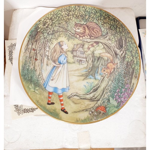 447 - Eight boxed Georges Boyer Alice in Wonderland collector's plates. No shipping. Arrange collection or... 