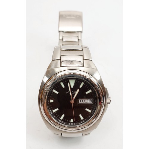 466 - A gentleman's stainless steel Rotary quartz wrist watch 11142, working order. UK shipping £14.