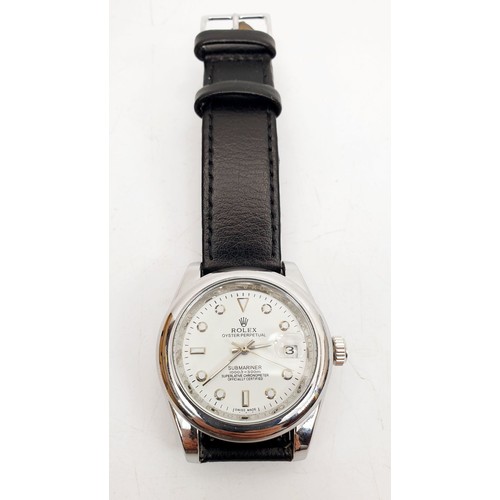 469 - A gentleman's automatic wrist watch, working order. UK shipping £14.