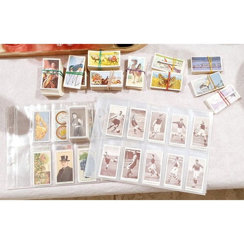 77 - Cigarettes cards and tea cards including a full set of 