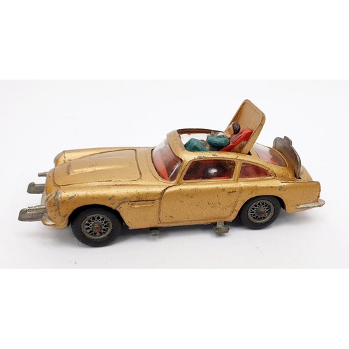 489 - A vintage Corgi James Bond Aston Martin DB5. UK shipping £14.