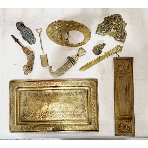 474 - A selection of metal ware including an ink well, and an antique door knocker UK shipping £14.