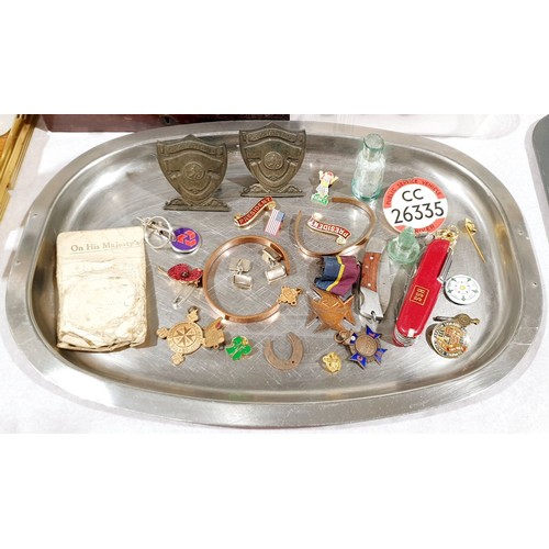 117 - A tray of collectables. UK shipping £14.