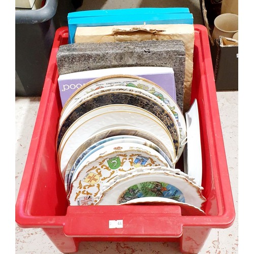 125 - A box of collector's plates inc Royal Doulton. No shipping. Arrange collection or your own packer an... 