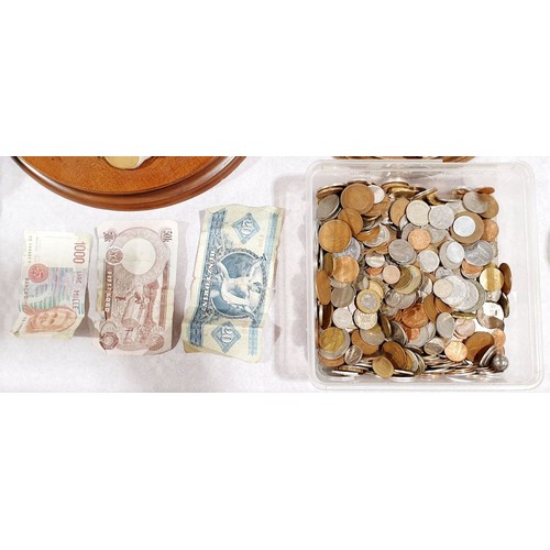 141 - Coins and bank notes. UK shipping £14.