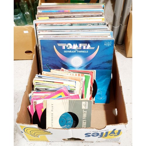 177 - A box of vinyl LPs and singles. No shipping. Arrange collection or your own packer and shipper, plea... 