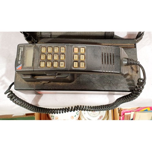 202 - A vintage Motorola 4800X portable telephone with charger and case. UK shipping £14.