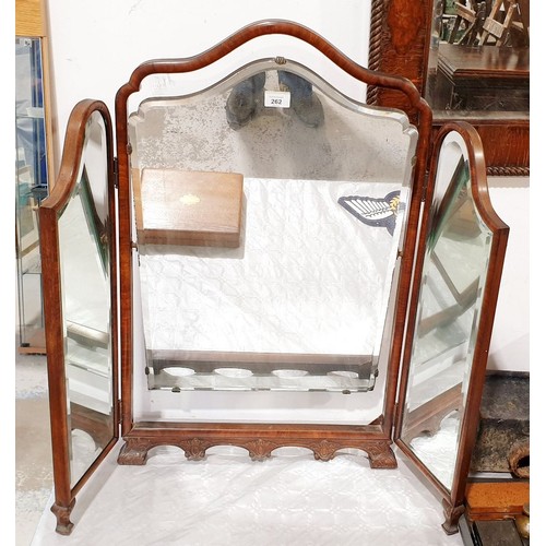 262 - A 1920s three leaf toilet mirror, height 33