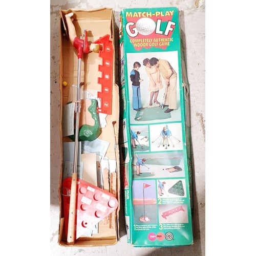 382 - A vintage boxed Marx Match Play Golf. No shipping. Arrange collection or your own packer and shipper... 