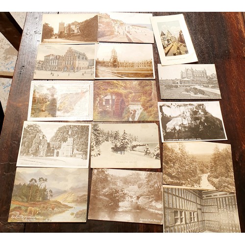 84 - A selection of approx 200 antique and later postcards. UK shipping £14.