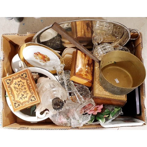 175 - A box of bric-a-brac. No shipping. Arrange collection or your own packer and shipper, please. Electr... 