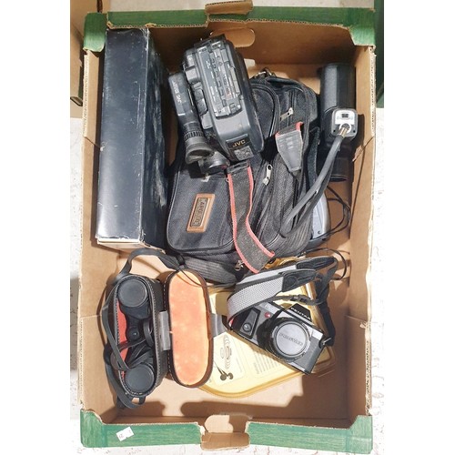 118 - A box of cameras and binoculars including a Pentax P50. UK shipping £14.