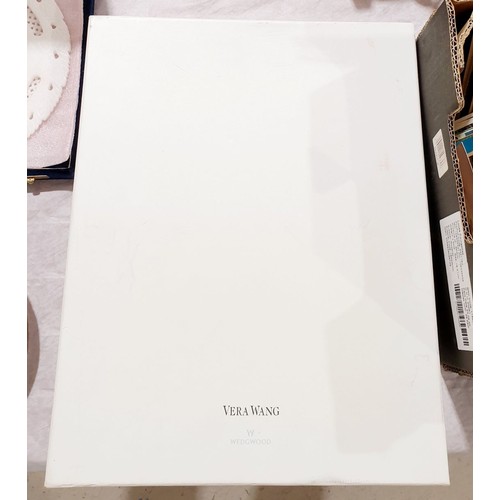 196 - Vera Wang for Wedgewood, a boxed photo frame for picture size 8