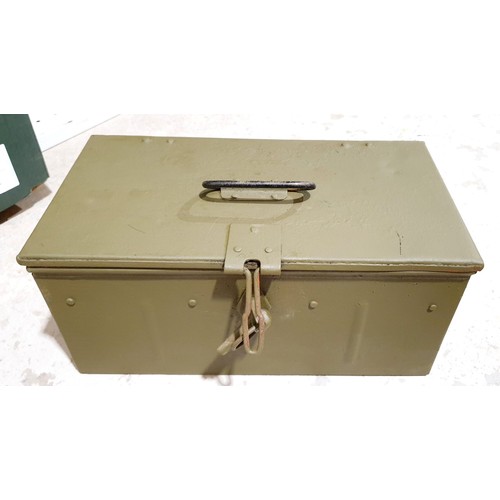 291 - A metal toolbox, width 14.75