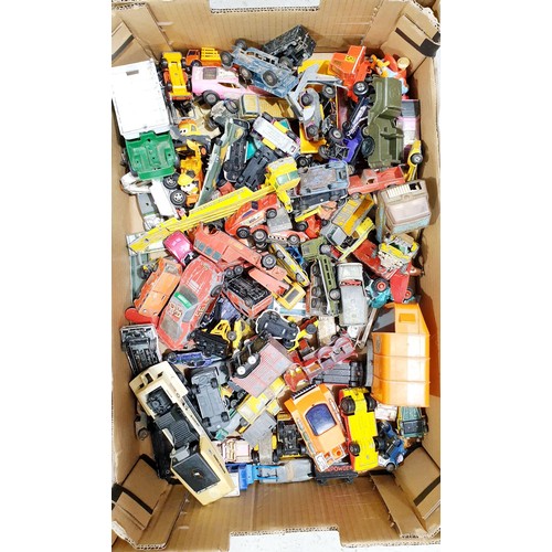 321 - A box of toy vehicles. UK shipping £14.