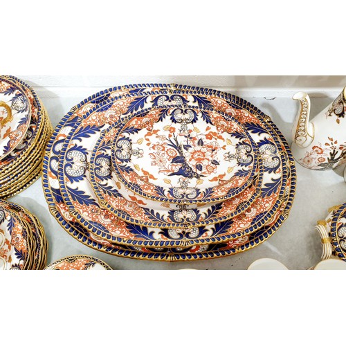 372 - A quantity of antique and later Royal Crown Derby 