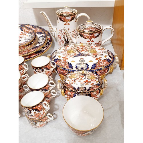 372 - A quantity of antique and later Royal Crown Derby 