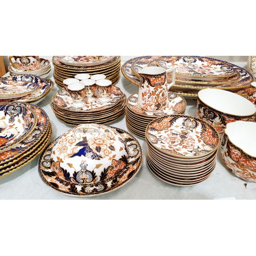 372 - A quantity of antique and later Royal Crown Derby 