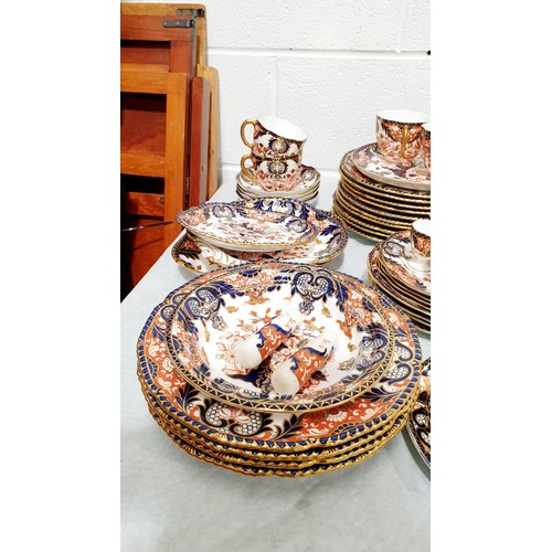 372 - A quantity of antique and later Royal Crown Derby 