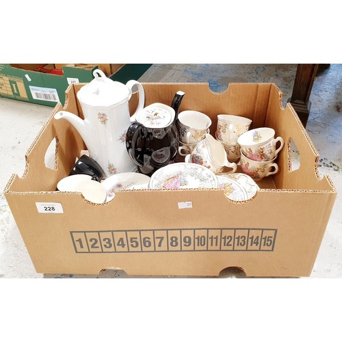 228 - A box of ceramics including a retro Johnson Bros. part coffee service. No shipping. Arrange collecti... 