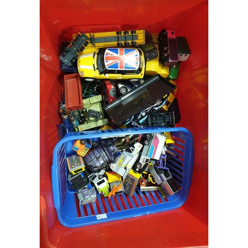 291 - A box of toy cars. UK shipping £14.