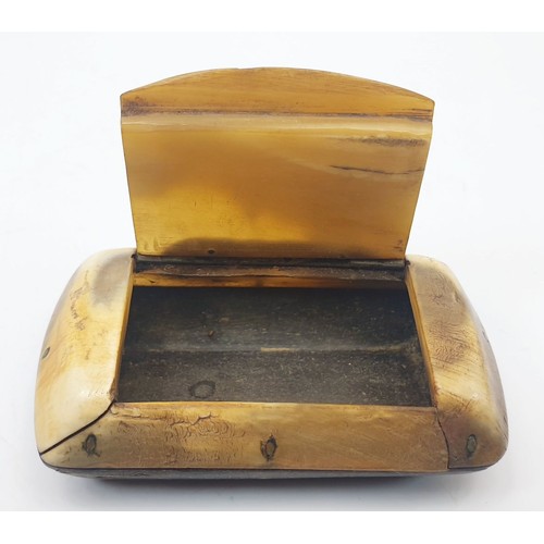 70A - An antique horn snuff box, width 3.25