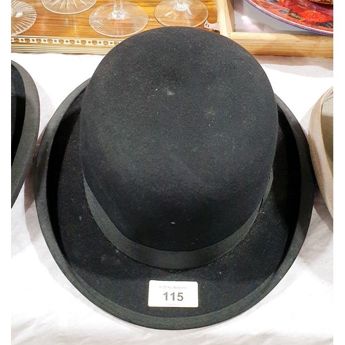 115 - A vintage bowler hat. UK shipping £14.