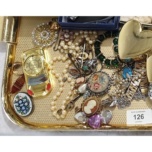 126 - A tray of vintage and later costume jewellery. UK shipping £14.