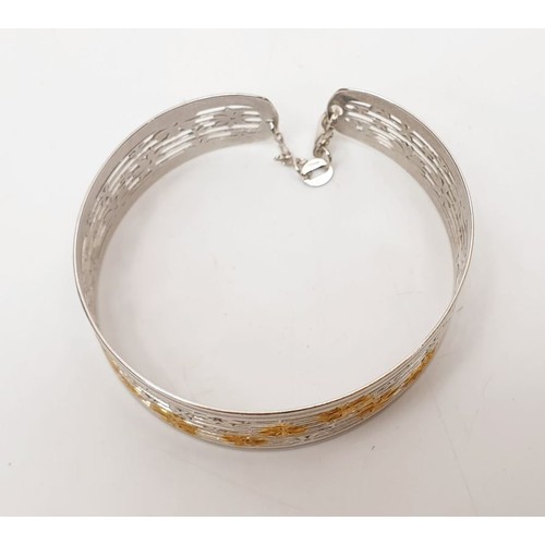 29 - A hallmarked silver bracelet and a silver necklace, gross weight 16g. UK shipping £14.