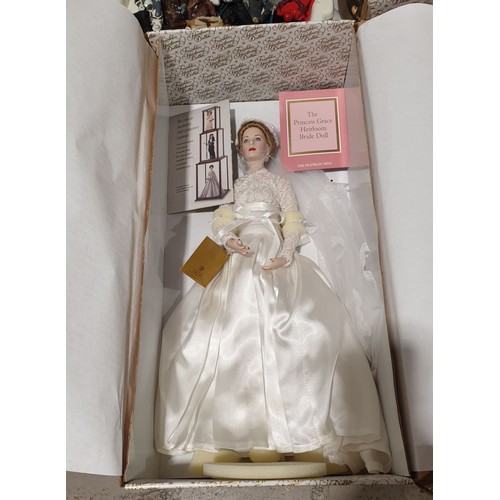 251 - A Franklin Mint porcelain Princess Grace doll, height 18