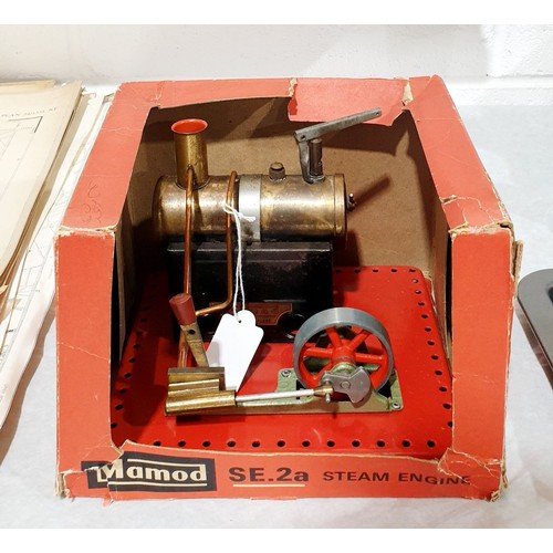 294 - A vintage boxed Mamod SE.2A live steam power plant. UK shipping £14.