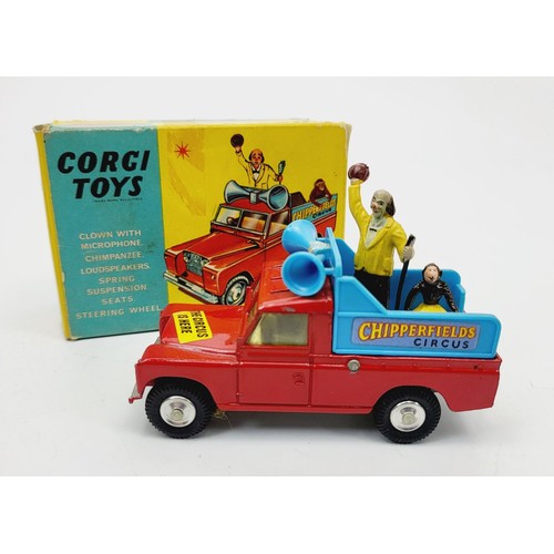 85 - A vintage boxed Corgi Chipperfield's Circus Land Rover Parade Vehicle, 487. UK shipping £14. We comb... 