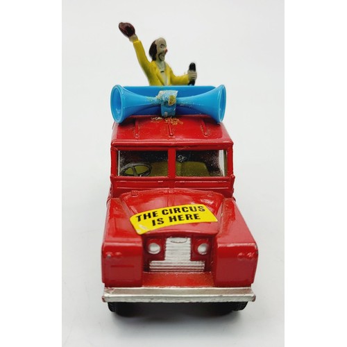 85 - A vintage boxed Corgi Chipperfield's Circus Land Rover Parade Vehicle, 487. UK shipping £14. We comb... 