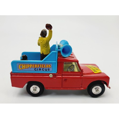 85 - A vintage boxed Corgi Chipperfield's Circus Land Rover Parade Vehicle, 487. UK shipping £14. We comb... 