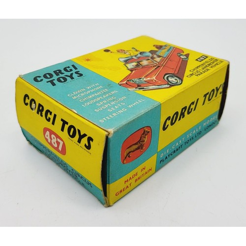 85 - A vintage boxed Corgi Chipperfield's Circus Land Rover Parade Vehicle, 487. UK shipping £14. We comb... 