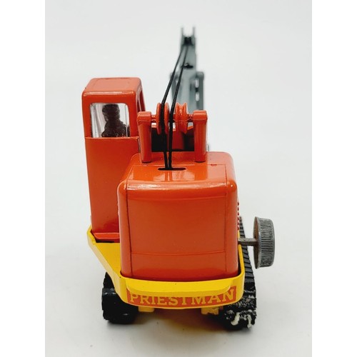 100 - A vintage boxed Corgi Priestman Luffing Shovel, 1128. UK shipping £14. We combine shipping.