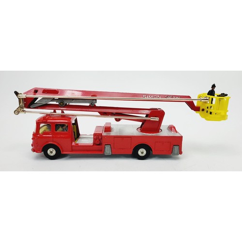 118 - A vintage boxed Corgi Simon Snorkel Fire Engine, 1127. UK shipping £14. We combine shipping.