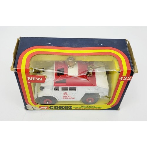 129 - A vintage boxed Corgi Riot Police, 422. UK shipping £14. We combine shipping.