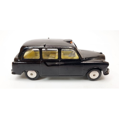 166 - A vintage boxed Corgi Austin Taxi, 418. UK shipping £14. We combine shipping.