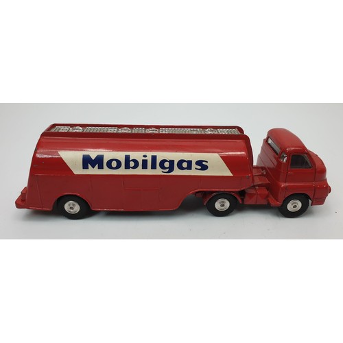 179 - A vintage boxed Corgi Mobilgas Petrol Tanker, 1110. UK shipping £14. We combine shipping.