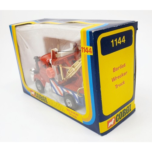 185 - A vintage boxed Corgi Wrecker Truck, 1144. UK shipping £14. We combine shipping.