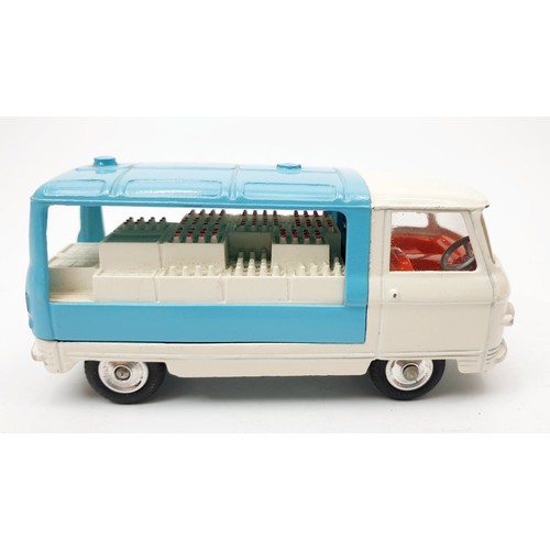 205 - A vintage boxed Corgi Commer Milk Float, 466. UK shipping £14. We combine shipping.