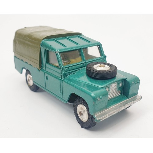 237 - A vintage boxed Corgi Land-Rover 109WB, 438. UK shipping £14. We combine shipping.