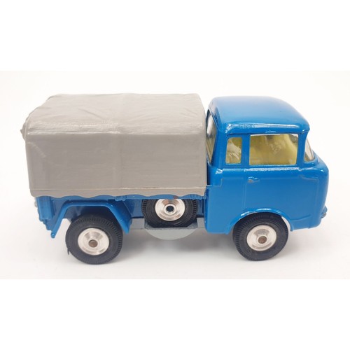 246 - A vintage boxed Corgi Forward Control Jeep FC-150 with Detachable Hood, 470. UK shipping £14. We com... 