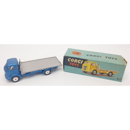 259 - A vintage boxed Corgi Commer (5 Ton) Platform Lorry, 454. UK shipping £14. We combine shipping.