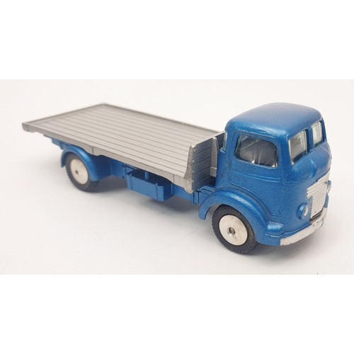 259 - A vintage boxed Corgi Commer (5 Ton) Platform Lorry, 454. UK shipping £14. We combine shipping.