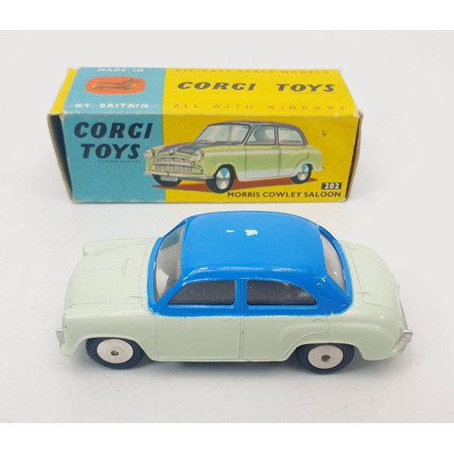 286 - A vintage boxed Corgi Morris Cowley Saloon, 202. UK shipping £14. We combine shipping.