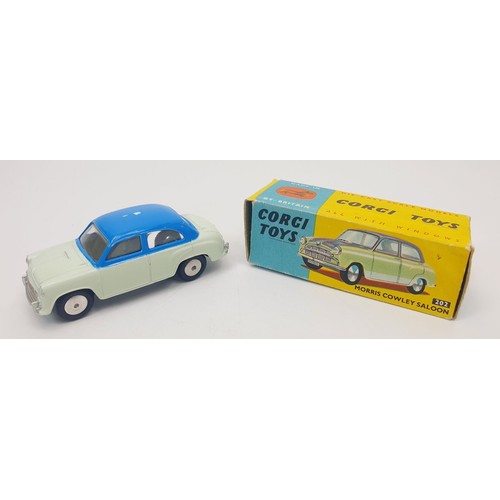 286 - A vintage boxed Corgi Morris Cowley Saloon, 202. UK shipping £14. We combine shipping.